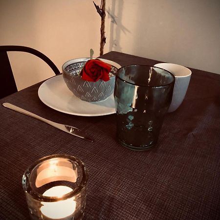 Une Pause Douceur - Suite Orchidee Eyguieres Bagian luar foto