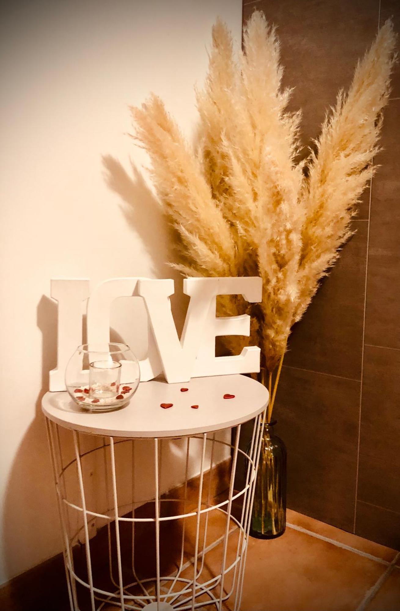 Une Pause Douceur - Suite Orchidee Eyguieres Bagian luar foto